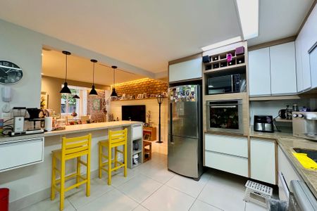 Apartamento à venda com 136m², 3 quartos e sem vaga Apartamento à venda com 136m², 3 quartos e sem vagaCozinha