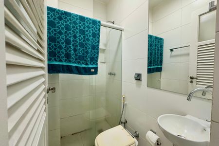 Apartamento à venda com 136m², 3 quartos e sem vaga Apartamento à venda com 136m², 3 quartos e sem vagaBanheiro de serviço