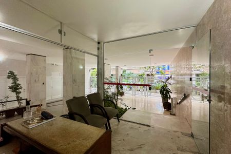 Apartamento à venda com 136m², 3 quartos e sem vaga Apartamento à venda com 136m², 3 quartos e sem vagaPortaria