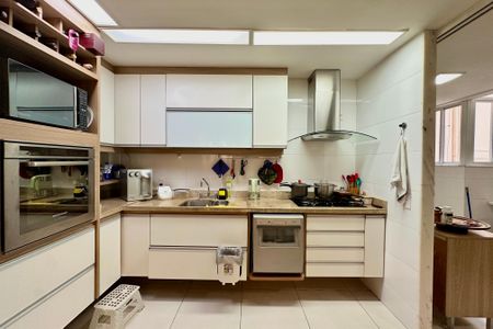 Apartamento à venda com 136m², 3 quartos e sem vaga Apartamento à venda com 136m², 3 quartos e sem vagaCozinha