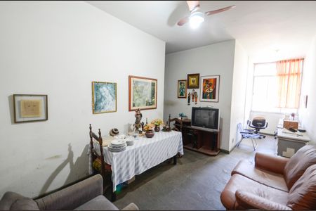 Apartamento para alugar com 74m², 2 quartos e sem vaga Apartamento para alugar com 74m², 2 quartos e sem vagaSala