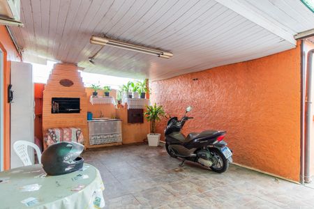 Casa à venda com 300m², 3 quartos e 6 vagasQuintal