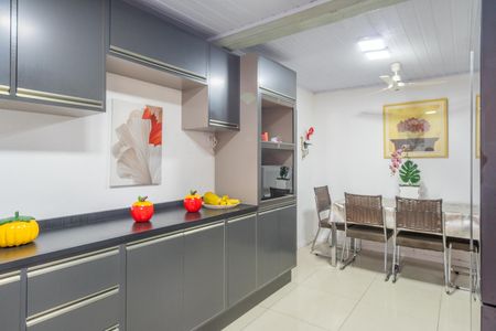 Casa à venda com 300m², 3 quartos e 6 vagasCozinha