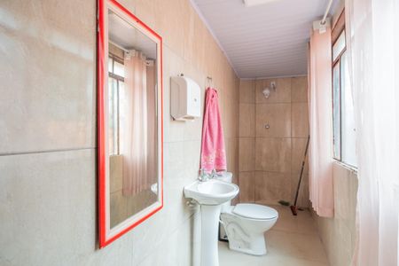 Casa à venda com 300m², 3 quartos e 6 vagasBanheiro do Quarto 1