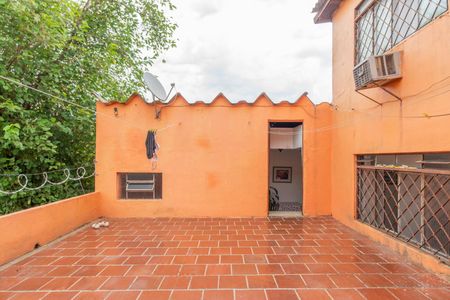 Casa à venda com 300m², 3 quartos e 6 vagasQuintal