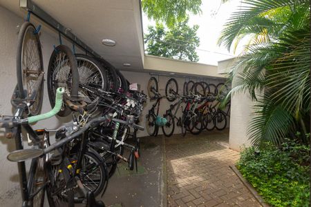 Apartamento à venda com 32m², 1 quarto e sem vagaÁrea Comum - Bicicletário