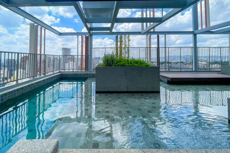 Studio à venda com 32m², 1 quarto e sem vagaÁrea comum - Piscina