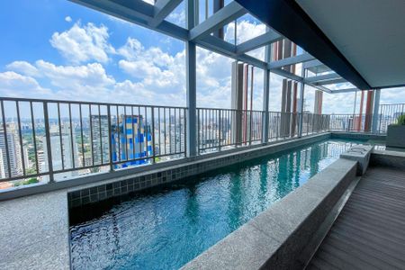 Studio à venda com 32m², 1 quarto e sem vagaÁrea comum - Piscina
