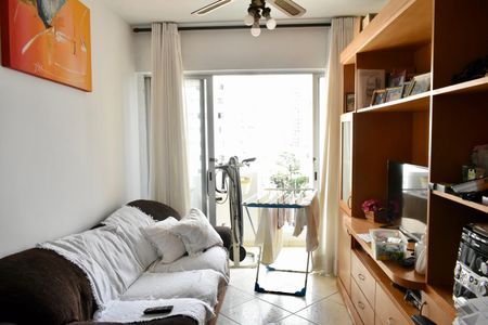 Apartamento para alugar com 62m², 2 quartos e 1 vagaSala