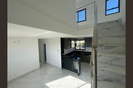 Apartamento à venda com 140m², 4 quartos e 2 vagasEscada