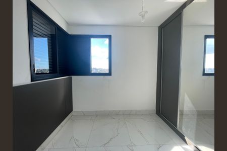 Apartamento à venda com 140m², 4 quartos e 2 vagasQuarto 2