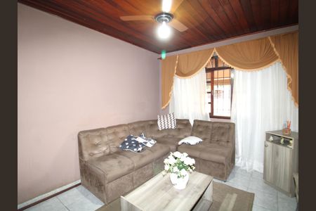 Casa à venda com 300m², 5 quartos e 2 vagasCasa 2 - Sala