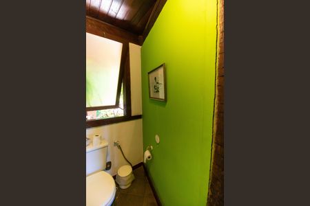 Casa de condomínio à venda com 550m², 4 quartos e 4 vagas Casa de condomínio à venda com 550m², 4 quartos e 4 vagasLavabo