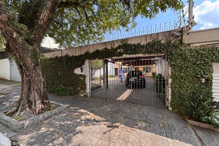 Casa à venda com 405m², 4 quartos e 7 vagasFachada