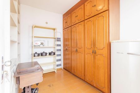 Casa à venda com 405m², 4 quartos e 7 vagasQuarto de Serviço