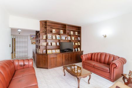 Casa à venda com 405m², 4 quartos e 7 vagasSala de TV