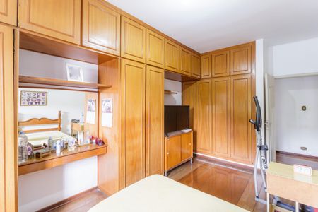 Casa à venda com 405m², 4 quartos e 7 vagasQuarto 2