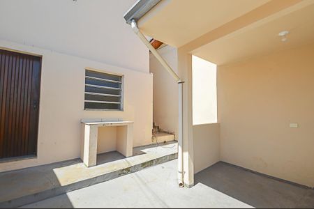 Casa para alugar com 90m², 2 quartos e sem vagaÁrea de Serviço
