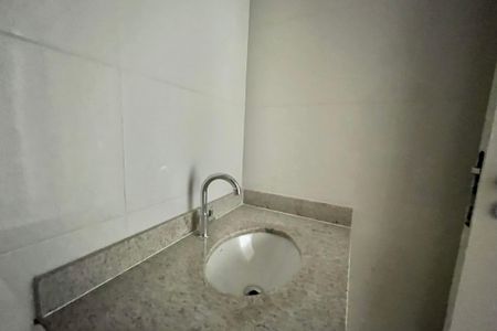 Apartamento à venda com 33m², 2 quartos e sem vaga Apartamento à venda com 33m², 2 quartos e sem vagaBanheiro