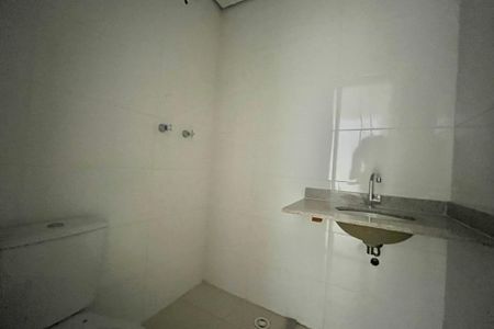 Apartamento à venda com 33m², 2 quartos e sem vaga Apartamento à venda com 33m², 2 quartos e sem vagaBanheiro