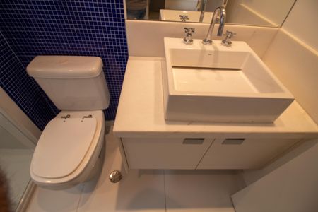 Apartamento à venda com 442m², 4 quartos e 6 vagasBanheiro da Suíte 3