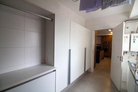 Apartamento à venda com 442m², 4 quartos e 6 vagasÁrea de Serviço