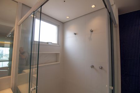 Apartamento à venda com 442m², 4 quartos e 6 vagasBanheiro da Suíte 4