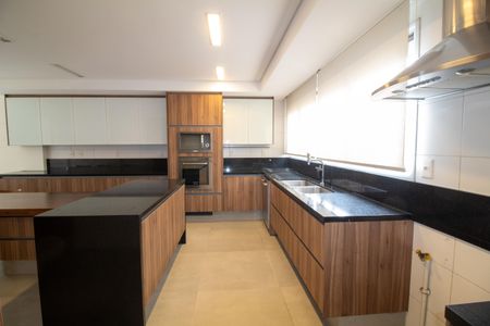 Apartamento à venda com 442m², 4 quartos e 6 vagasCozinha