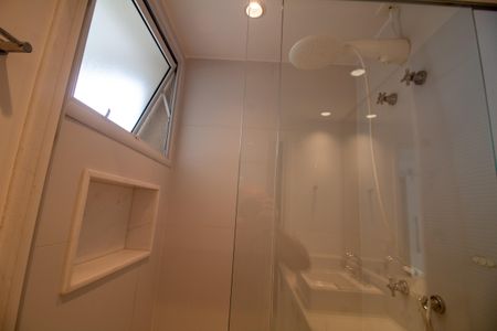 Apartamento à venda com 442m², 4 quartos e 6 vagasBanheiro da Suíte 2