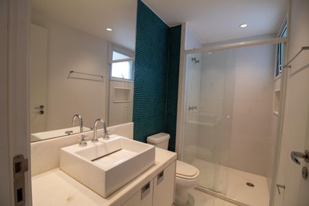 Apartamento à venda com 442m², 4 quartos e 6 vagasBanheiro da Suíte 1