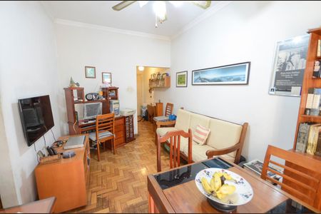 Apartamento à venda com 71m², 2 quartos e sem vaga Apartamento à venda com 71m², 2 quartos e sem vagaSala