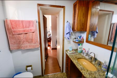 Apartamento à venda com 400m², 6 quartos e 2 vagasBanheiro da Suíte