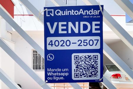 Casa à venda com 187m², 3 quartos e 2 vagas Casa à venda com 187m², 3 quartos e 2 vagasFachada e placa