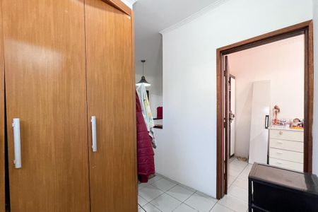 Casa à venda com 187m², 3 quartos e 2 vagas Casa à venda com 187m², 3 quartos e 2 vagasAcesso - Quartos