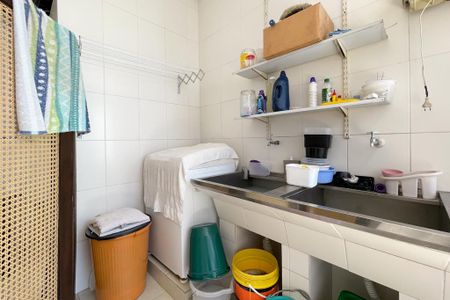 Casa à venda com 187m², 3 quartos e 2 vagas Casa à venda com 187m², 3 quartos e 2 vagasÁrea de Serviço