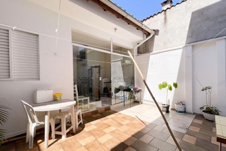 Casa à venda com 187m², 3 quartos e 2 vagas Casa à venda com 187m², 3 quartos e 2 vagasQuintal