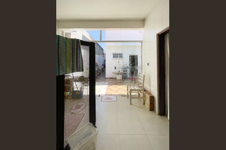 Casa à venda com 187m², 3 quartos e 2 vagas Casa à venda com 187m², 3 quartos e 2 vagasÁrea de Serviço