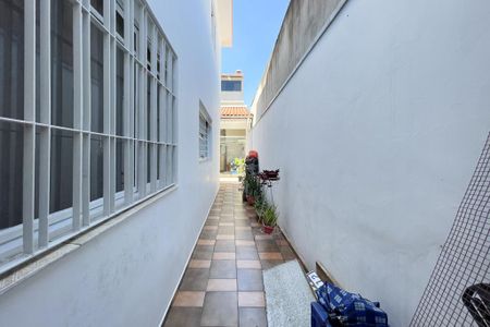 Casa à venda com 187m², 3 quartos e 2 vagas Casa à venda com 187m², 3 quartos e 2 vagasQuintal lateral