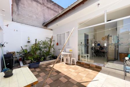 Casa à venda com 187m², 3 quartos e 2 vagas Casa à venda com 187m², 3 quartos e 2 vagasQuintal