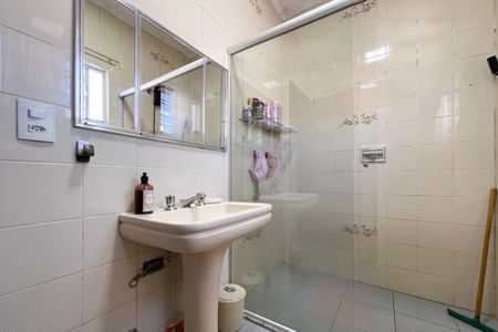 Casa à venda com 187m², 3 quartos e 2 vagas Casa à venda com 187m², 3 quartos e 2 vagasBanheiro Social