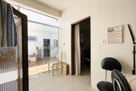 Casa à venda com 187m², 3 quartos e 2 vagas Casa à venda com 187m², 3 quartos e 2 vagasÁrea de Serviço