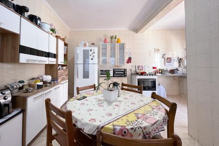 Casa à venda com 187m², 3 quartos e 2 vagas Casa à venda com 187m², 3 quartos e 2 vagasCozinha