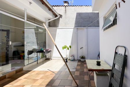 Casa à venda com 187m², 3 quartos e 2 vagas Casa à venda com 187m², 3 quartos e 2 vagasQuintal