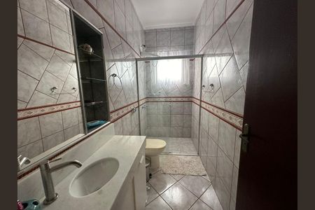 Casa de condomínio à venda com 400m², 4 quartos e 5 vagas Casa de condomínio à venda com 400m², 4 quartos e 5 vagasBanheiro