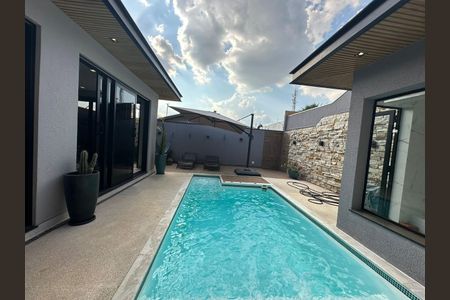 Casa de condomínio à venda com 400m², 4 quartos e 5 vagas Casa de condomínio à venda com 400m², 4 quartos e 5 vagasPiscina