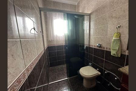 Casa de condomínio à venda com 400m², 4 quartos e 5 vagas Casa de condomínio à venda com 400m², 4 quartos e 5 vagasBanheiro