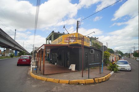 Casa à venda com 380m², 2 quartos e 2 vagasFachada