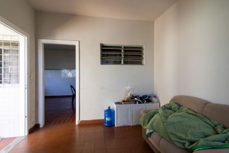 Casa à venda com 300m², 2 quartos e 2 vagasSala