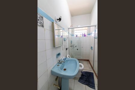 Casa à venda com 300m², 2 quartos e 2 vagasBanheiro