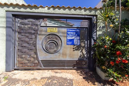 Casa à venda com 300m², 2 quartos e 2 vagasFachada/plaquinha